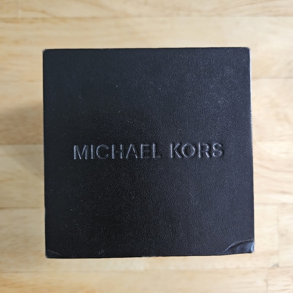 Michael Kors Women's Watch - Picture 5 of 6